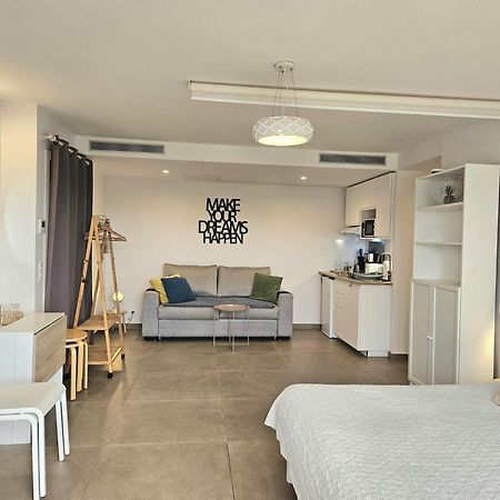 Отель Twenty Rent Кань-сюр-Мер Номер фото